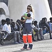 Domínguez (PP) invita a sus compañeros a ver un desembarco en Canarias para ganar en empatía