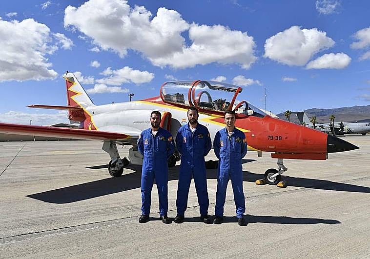 Tres de los seis miembros de la Patrulla Águila.