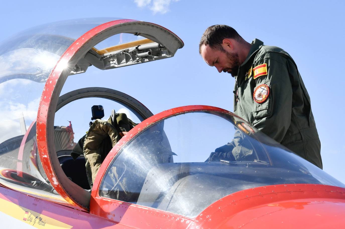La Patrulla Águila aterriza en la Base Aérea de Gando