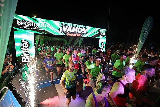 La Binter NightRun reunió a 5.600 corredores.
