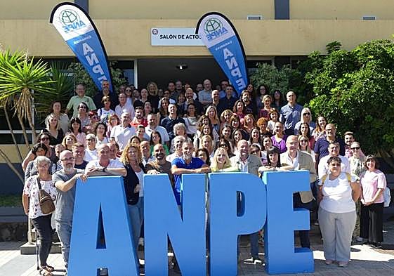 Foto de familia de los delegados de ANPE en Santa Cruz de Tenerife.