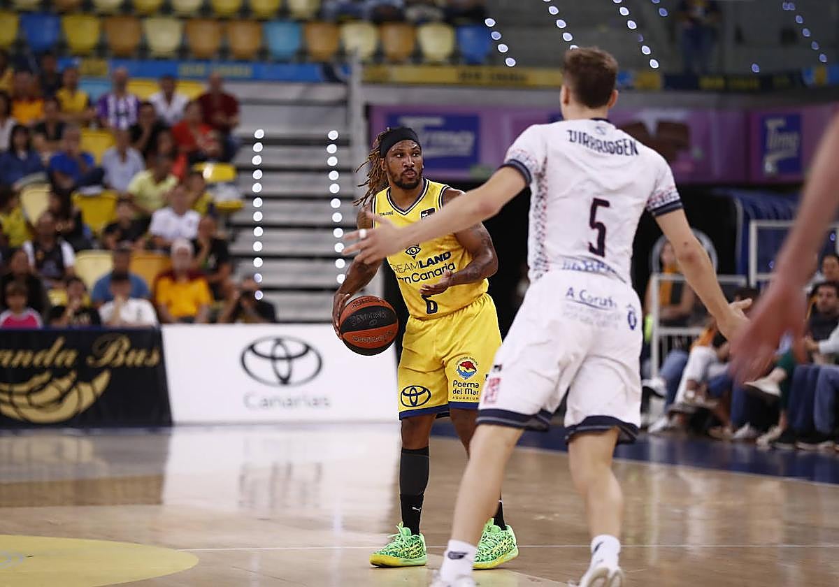 Andrew Albicy dirige el juego del Granca