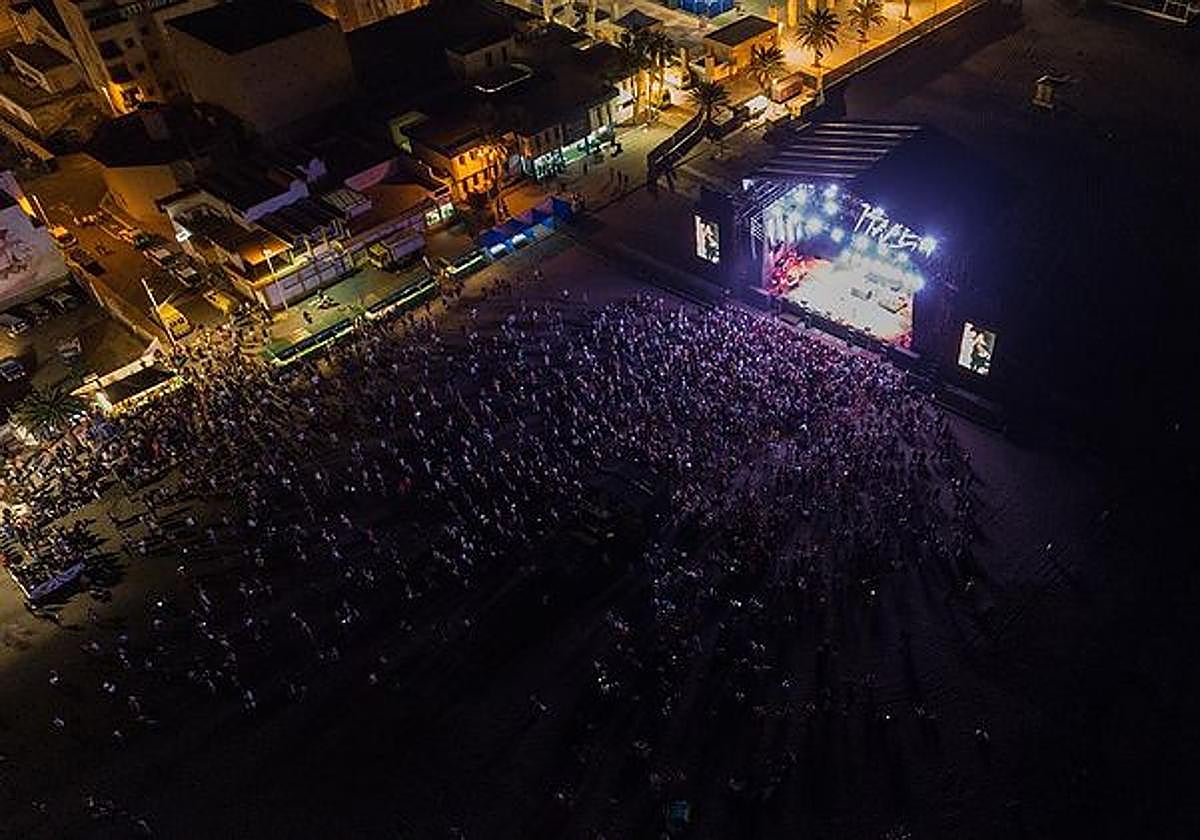 La edición del Arena Negra de 2022 congregó a más de 30.000 personas en el entorno de la playa de Gran Tarajal.