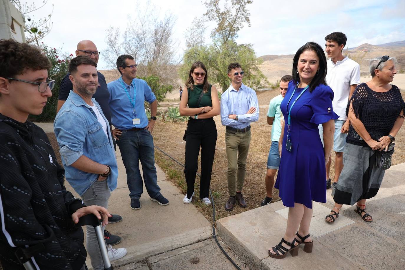 Alumnos de dos institutos reverdecen el campo de antenas del INTA