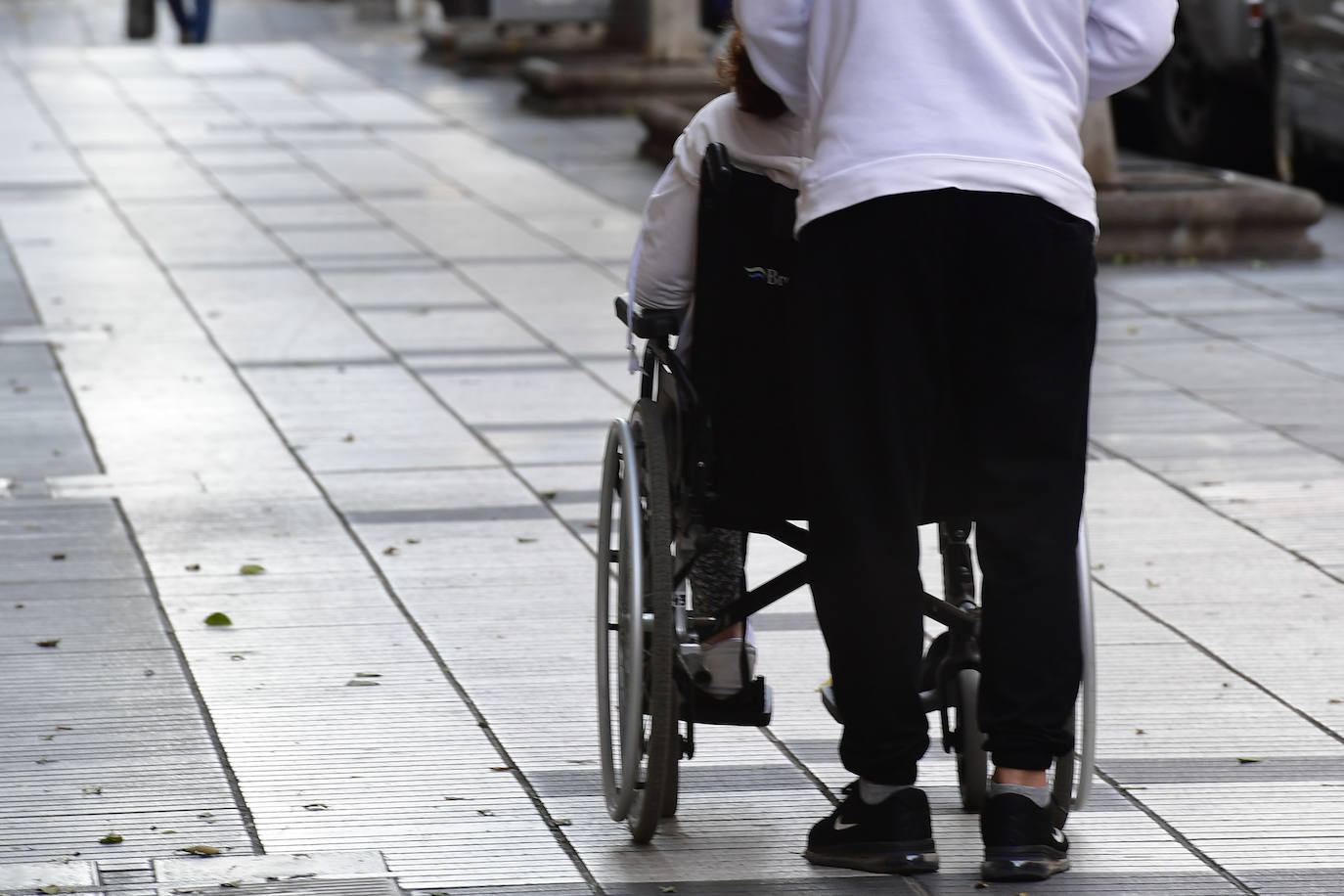 Canarias atiende a un 14,2% más de dependientes, la región que más aumenta