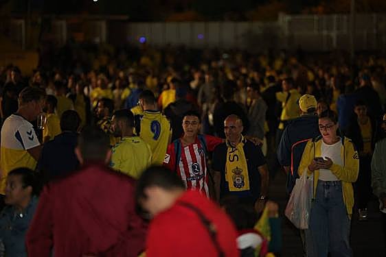 Siete Palmas se engalana de amarillo para recibir al Atleti