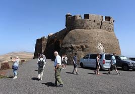 Castillo de Guanapay, en el volcán de igual nombre en Teguise.