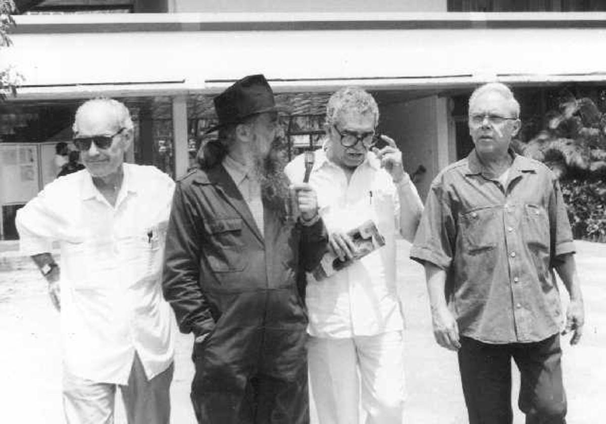De izquierda a derecha: Tomás Gutiérrez Alea, Fernando Birri, García Márquez y Julio García Espinosa, en 1986.