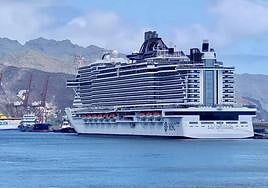 Imagen del crucero MSC Seashore en el puerto de Tenerife