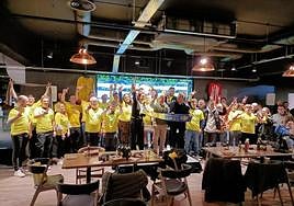 Celebración tras la victoria de la Unión Deportiva Las Palmas frente al Atlético de Madrid.