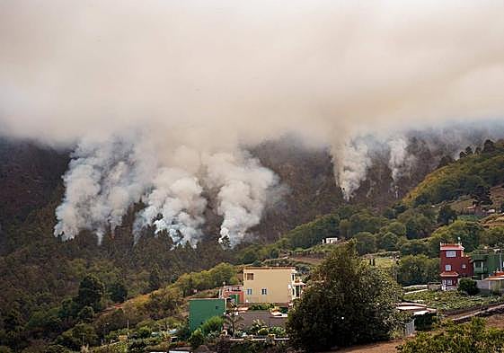 Foto de archivo del incendio, en las inmediaciones de Pinolere, en La Orotava.