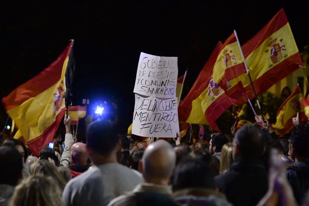 Concentración contra la amnistía ante la sede del PSOE en la capital grancanaria