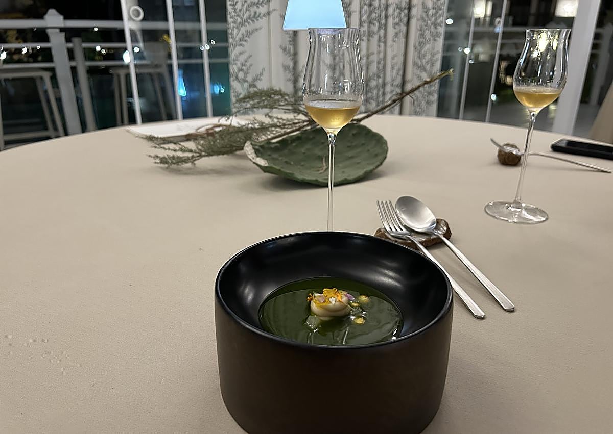 Imagen secundaria 1 - Algunos de los platos del menú largo. 