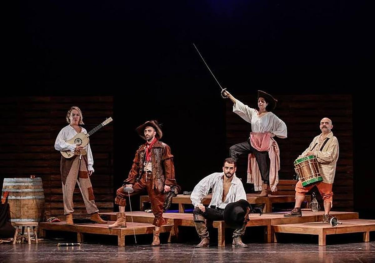 El elenco de 'Como Chispa de Cañón', de la compañía grancanaria 2RC.