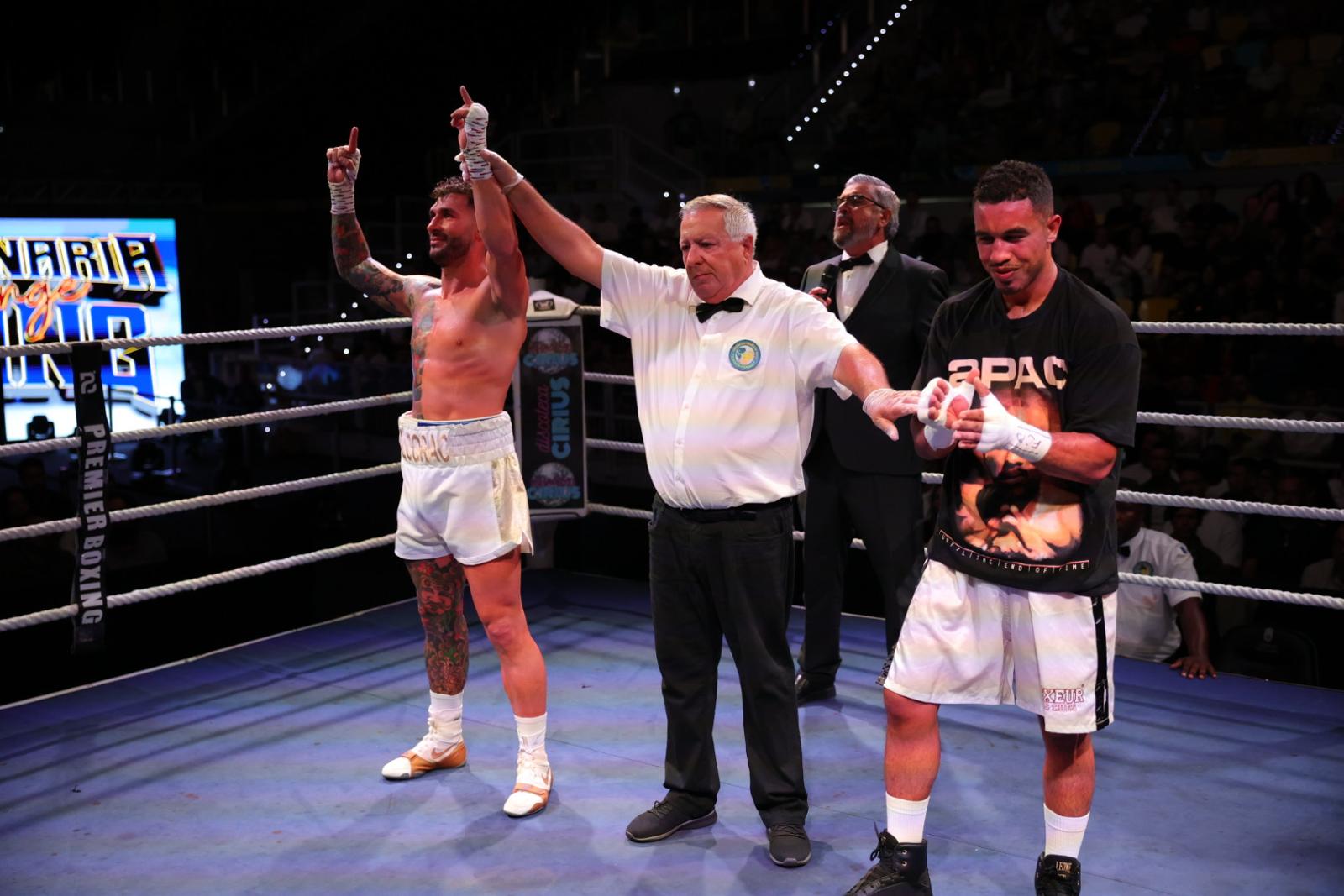 El Gran Canaria Arena vibra con el mejor boxeo