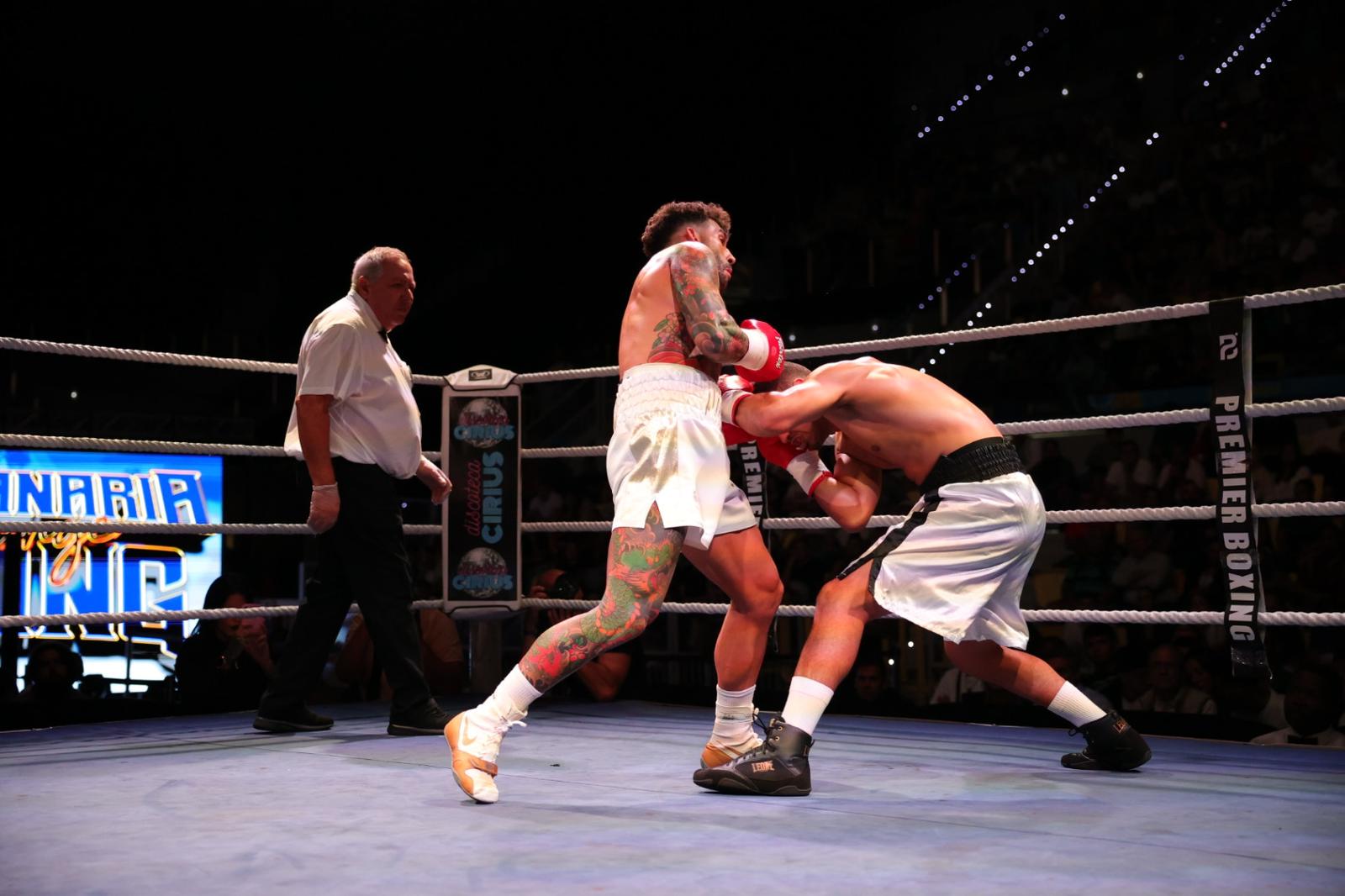 El Gran Canaria Arena vibra con el mejor boxeo