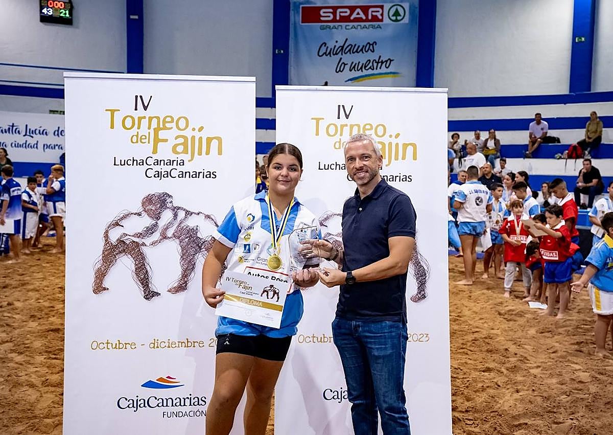 Imagen secundaria 1 - El Fajín de la Fundación Cajacanarias corona a sus campeones en Gran Canaria