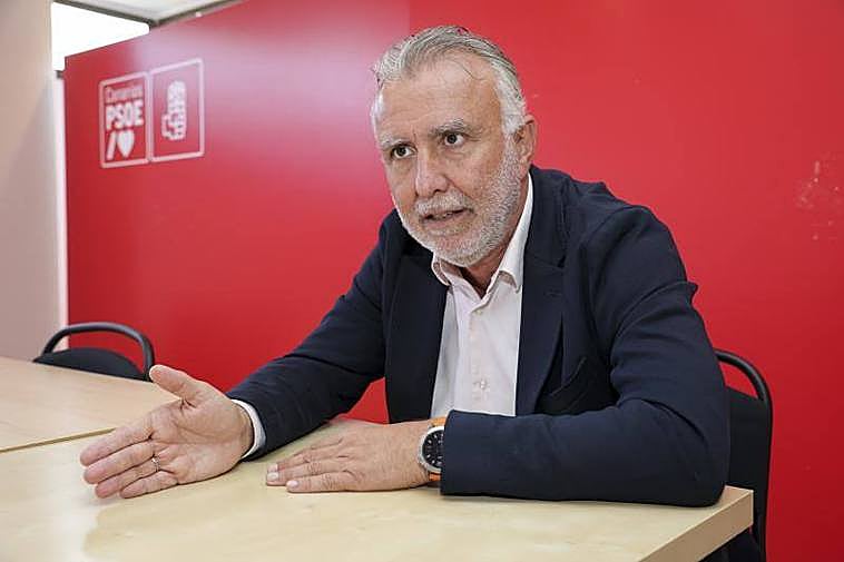 El secretario general del PSOE canario, Ángel Víctor Torres.