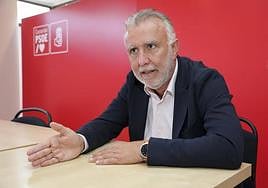 El secretario general del PSOE canario, Ángel Víctor Torres.