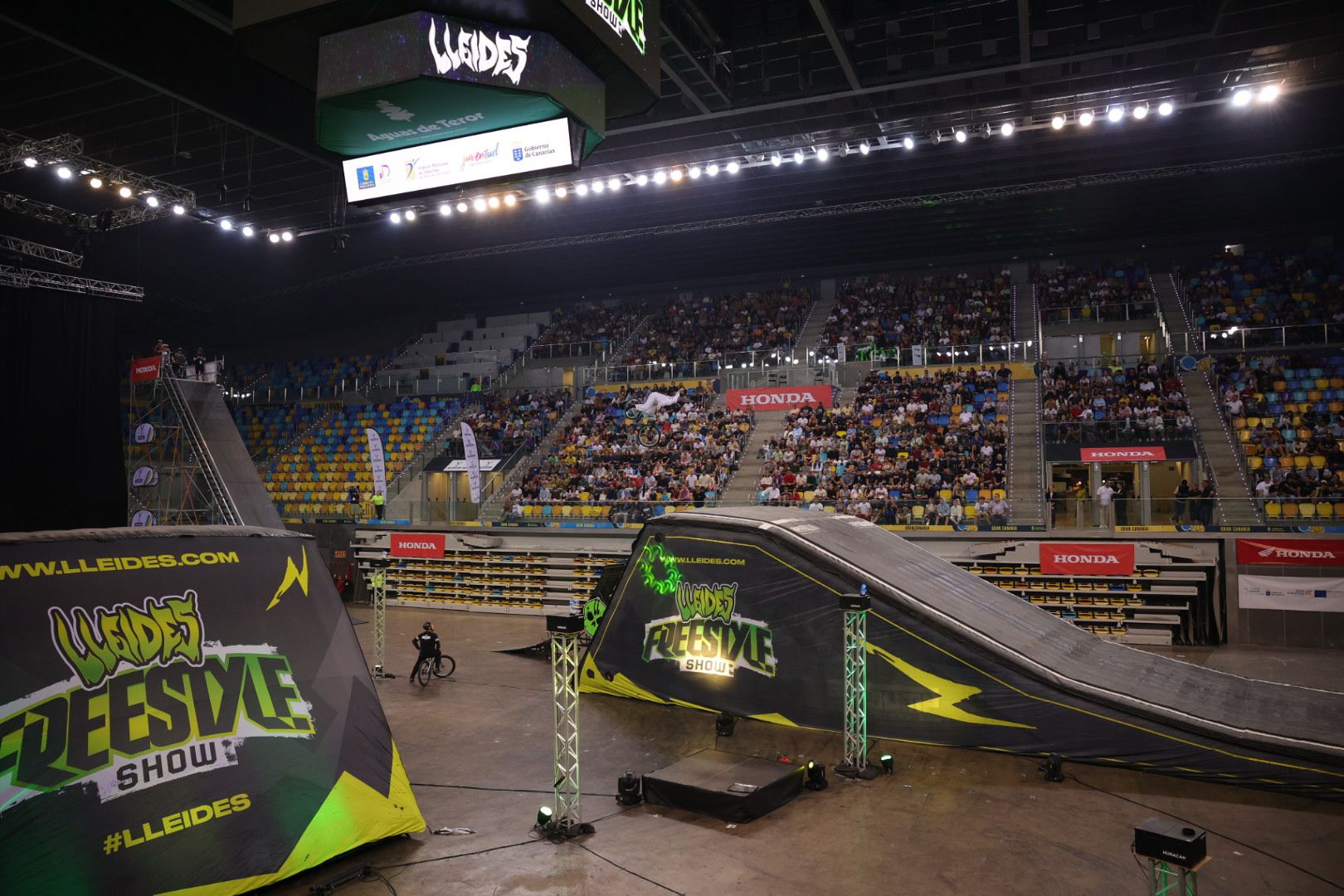 Las maniobras imposibles del Lleides Freestyle Show triunfan en Gran Canaria