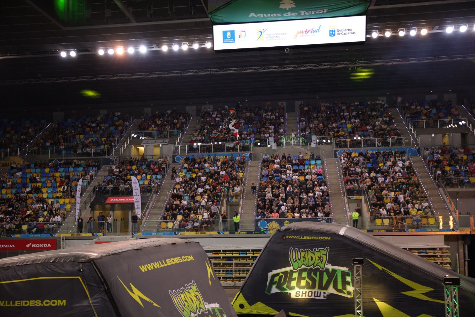 Las maniobras imposibles del Lleides Freestyle Show triunfan en Gran Canaria