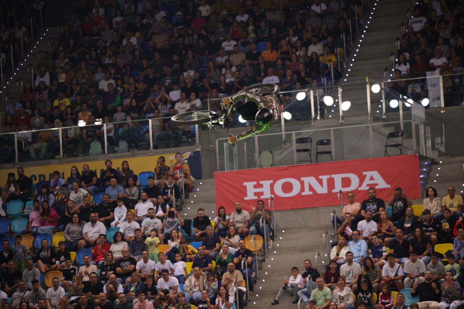 Las maniobras imposibles del Lleides Freestyle Show triunfan en Gran Canaria