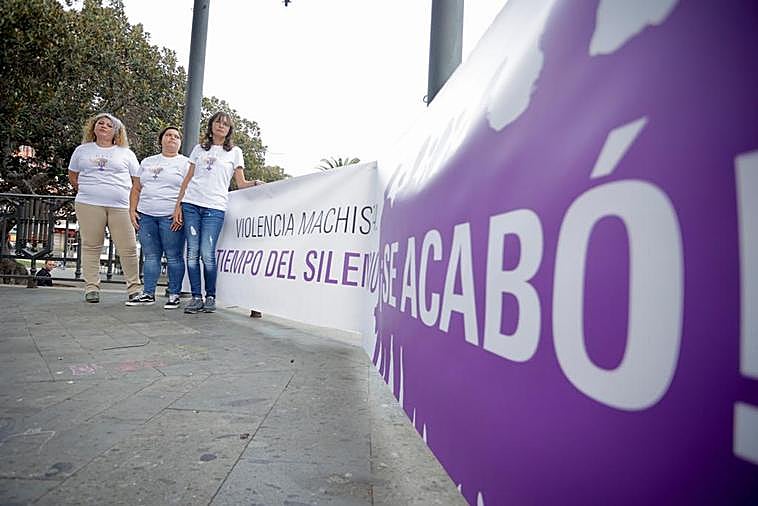 El feminismo llama a la calle bajo el lema '¡Se acabó!' y critica los recortes