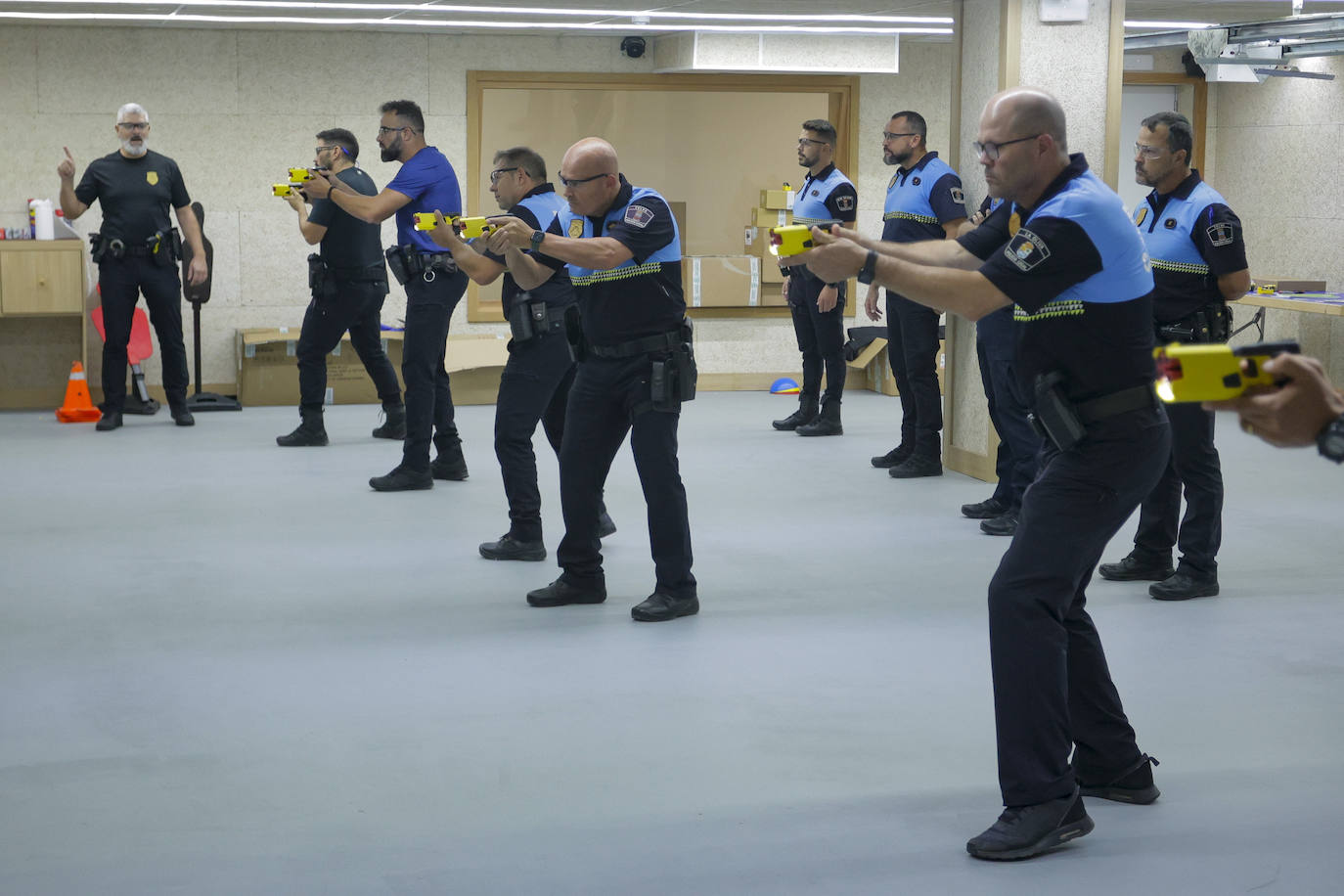El Sindicato Unificado de Policía y Unidas Podemos se enfrentan por el uso  de las pistolas táser, Actualidad