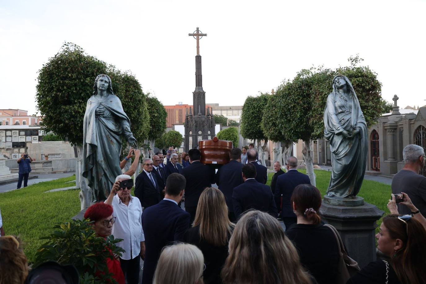 Último adiós a Jerónimo Saavedra