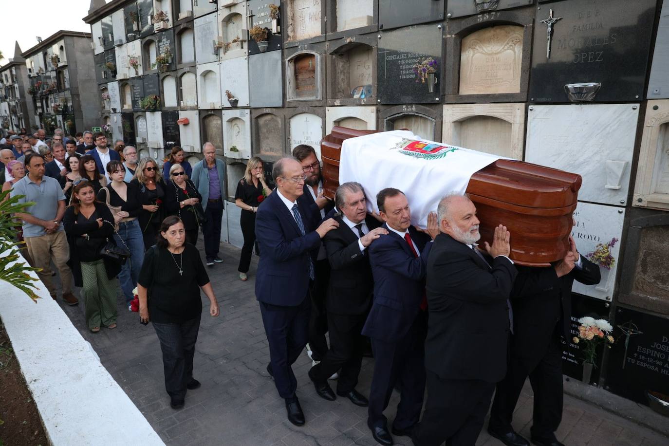 Último adiós a Jerónimo Saavedra