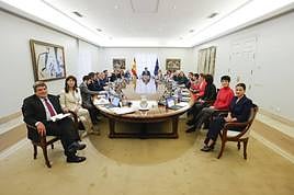 Imagen de la primera reunión del Consejo de Ministros del nuevo Gobierno presidido por Pedro Sánchez.