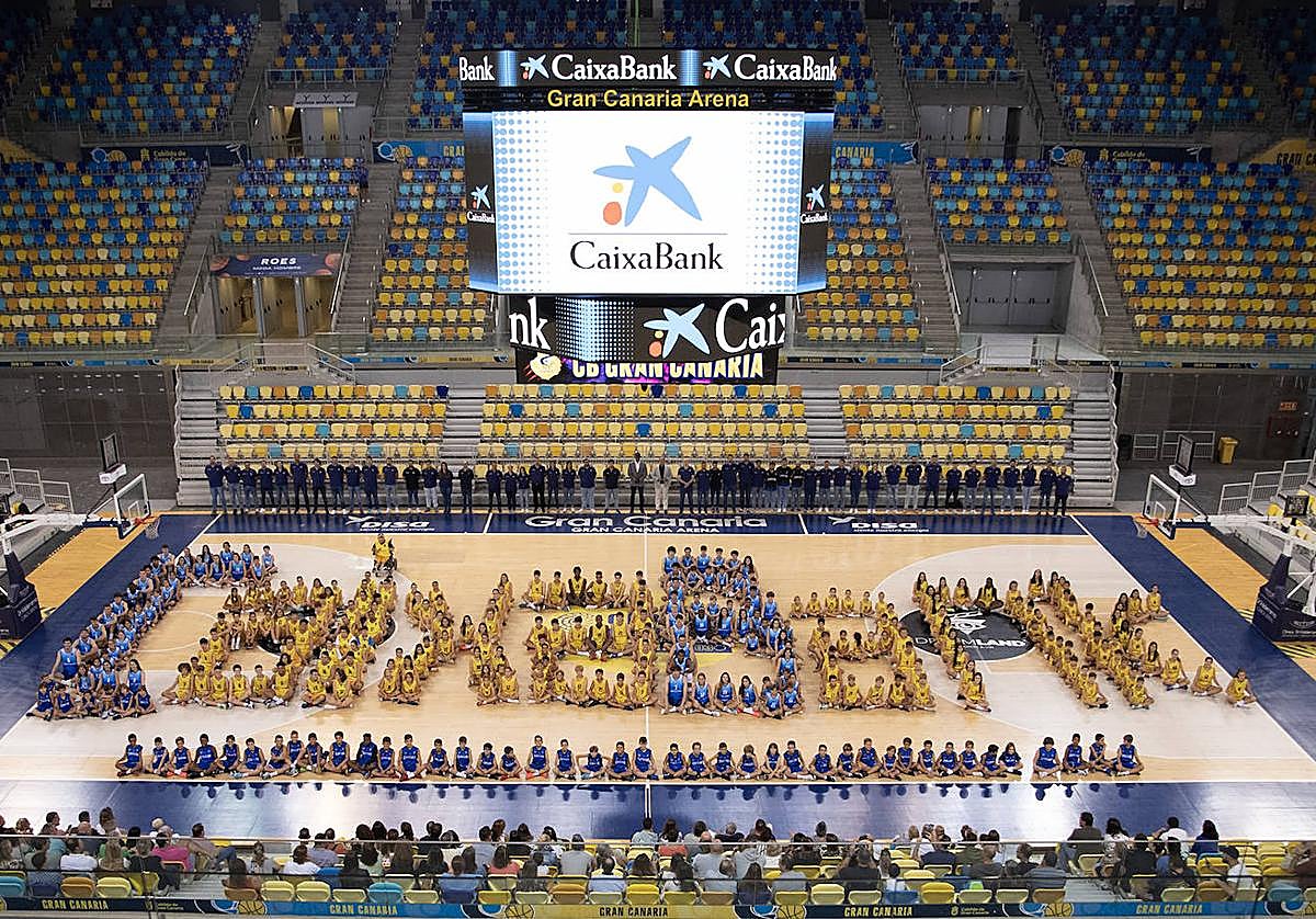 CaixaBank renueva su compromiso con la cantera del Club Baloncesto Gran Canaria