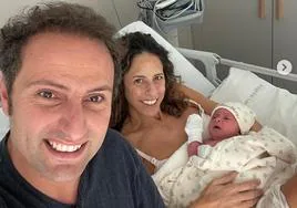 Imagen de la cuenta de Instagram de Marta Marrero con su marido y la recién nacida Flavia.
