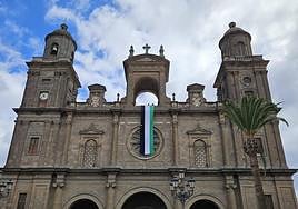 La bandera de Palestina en la Catedral de Canarias.