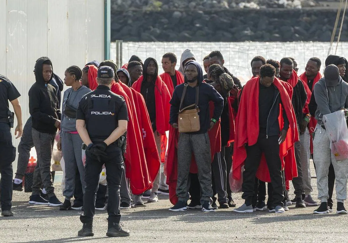 More than 200 migrants arrive in Lanzarote in five boats