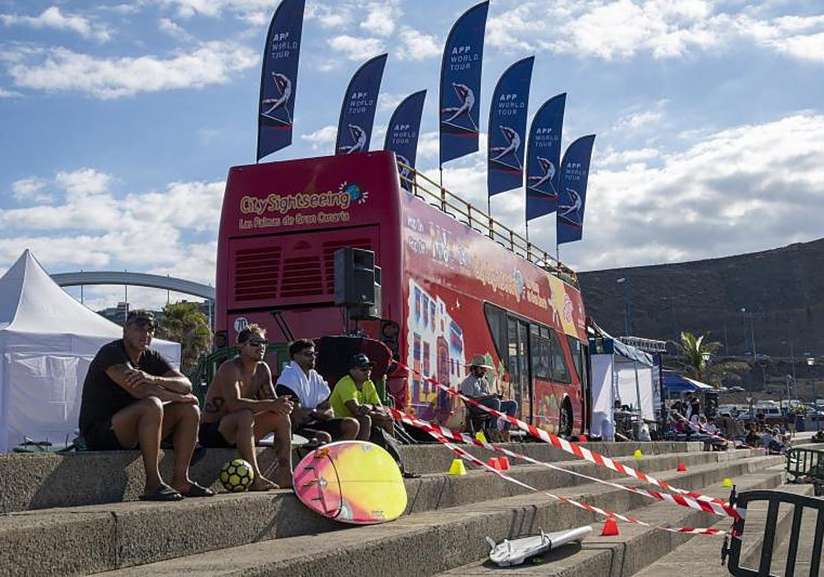 Olas, acción y paddle surf en El Lloret