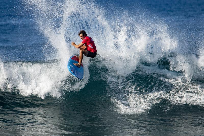 Olas, acción y paddle surf en El Lloret