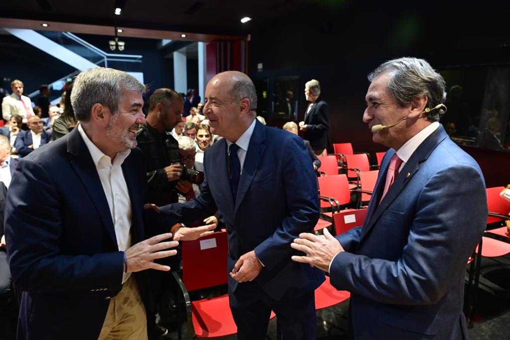 El Santander analiza en CANARIAS7 las perspectivas empresariales