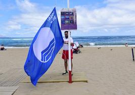 ¿Merecía la playa de Las Canteras perder la bandera azul?