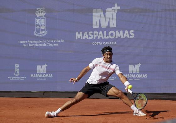 Daniel Rincón, la promesa del tenis español, avanza en Maspalomas