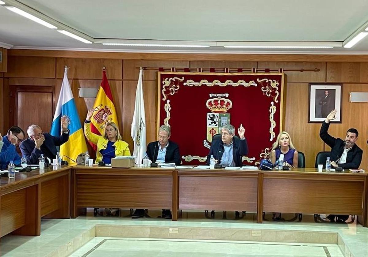 Vivienda media entre la familia condal y la plataforma de afectados de casas antiguas de San Bartolomé