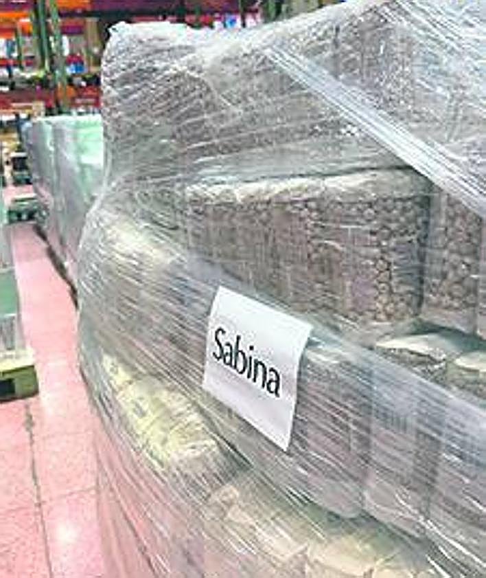 Imagen secundaria 2 - Cáritas recibe más de 19.000 kilos de alimentos por parte del Grupo Sabina