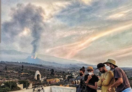 Un momento del rodaje de 'Un volcán habitado', en La Palma.