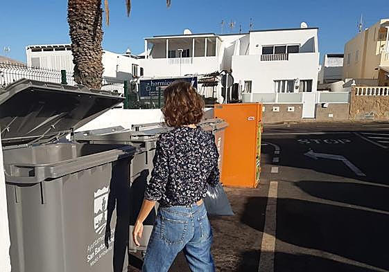 Nuevo contenedor en Playa Honda, con pedal.