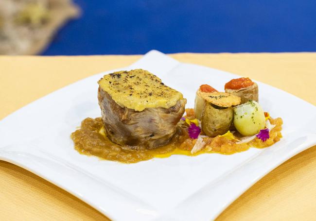Uno de los platos cocinados con carne de baifo en la presentación de la campaña.
