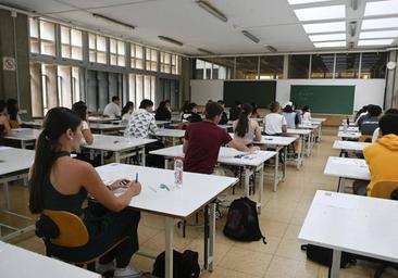 Canarias sigue a la cola de España en rendimiento escolar y empeora en lectura y matemáticas