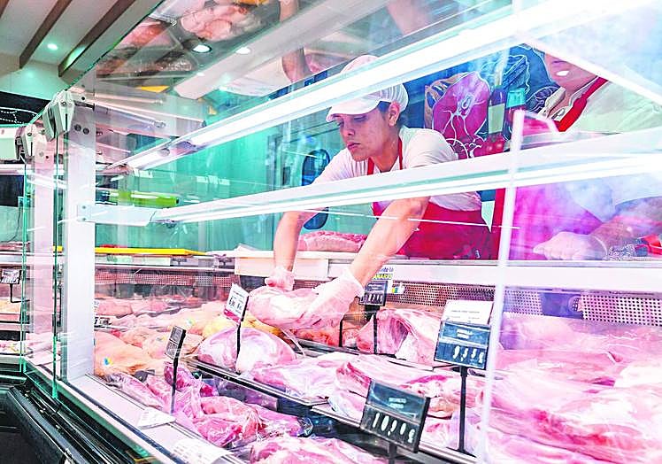 Una de las participantes en el momento de sus prácticas en SPAR Ángel Guimerá. C7