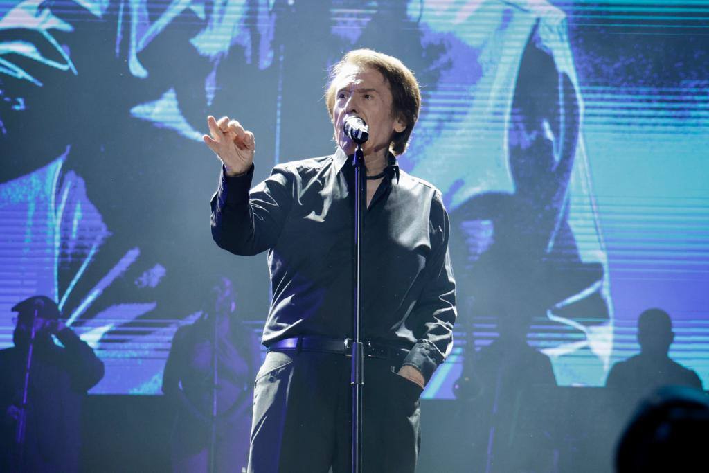 El público grancanario y su &#039;gran noche&#039; con Raphael, en imágenes