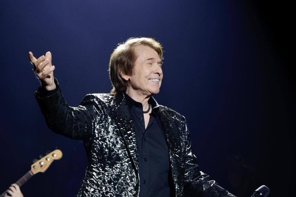 El público grancanario y su &#039;gran noche&#039; con Raphael, en imágenes