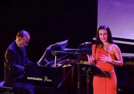 La soprano Magdalena Padilla y el pianista Sergio Alonso.